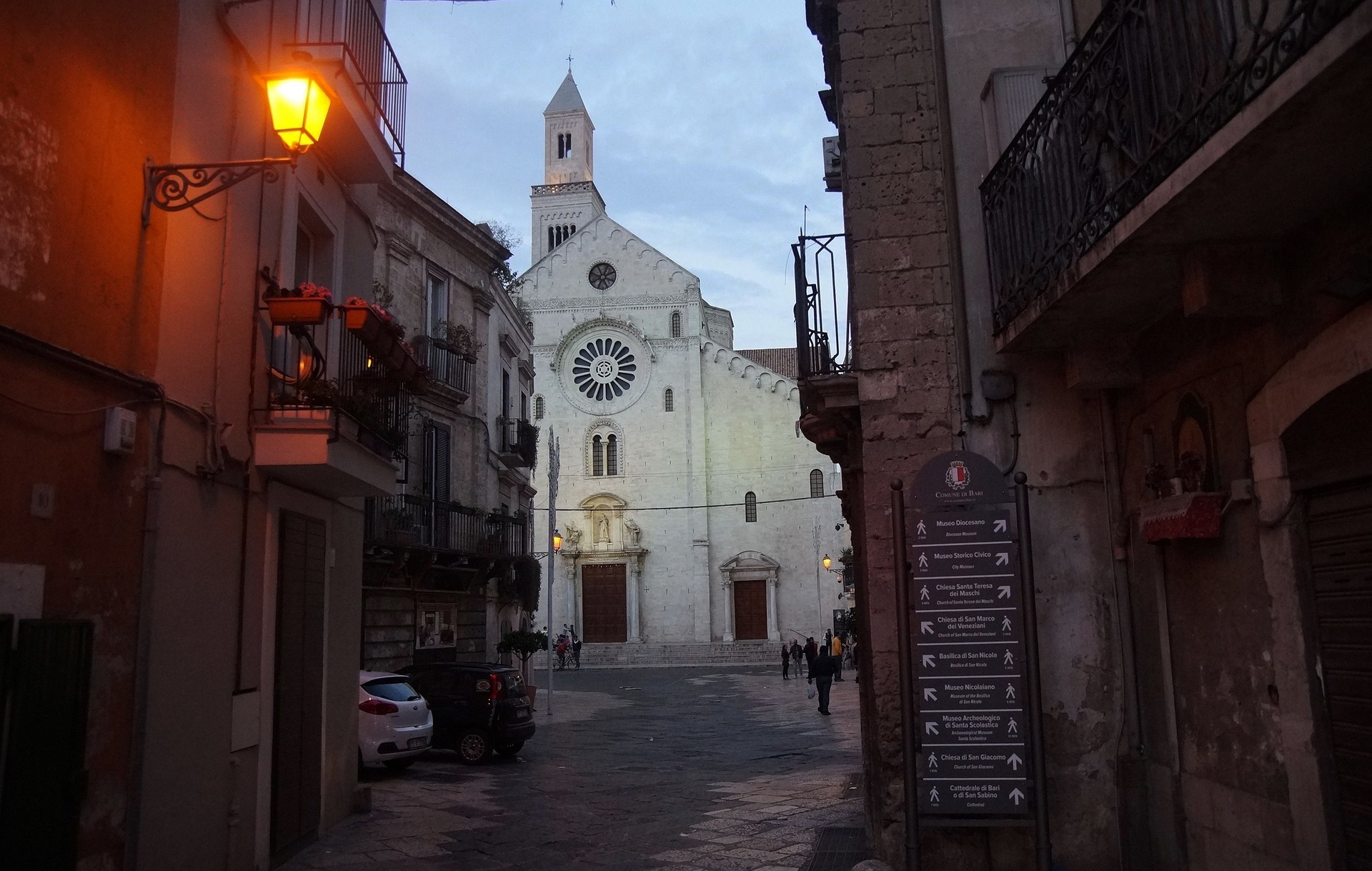 Bari e la magia del centro storico