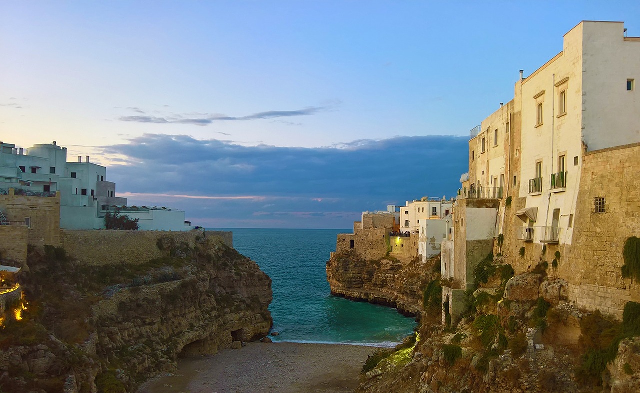 Polignano a Mare: Avventure indimenticabili sulle coste Pugliesi